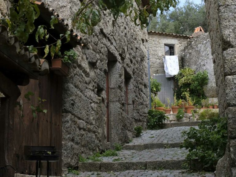Cobbled streets, Monsanto Portugal – credit Leo San Sebastian