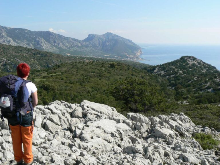 Walk to Cala Luna beach