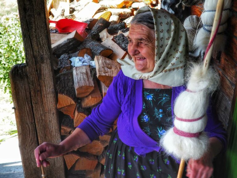 Day 3. Maramures, yarn spinning