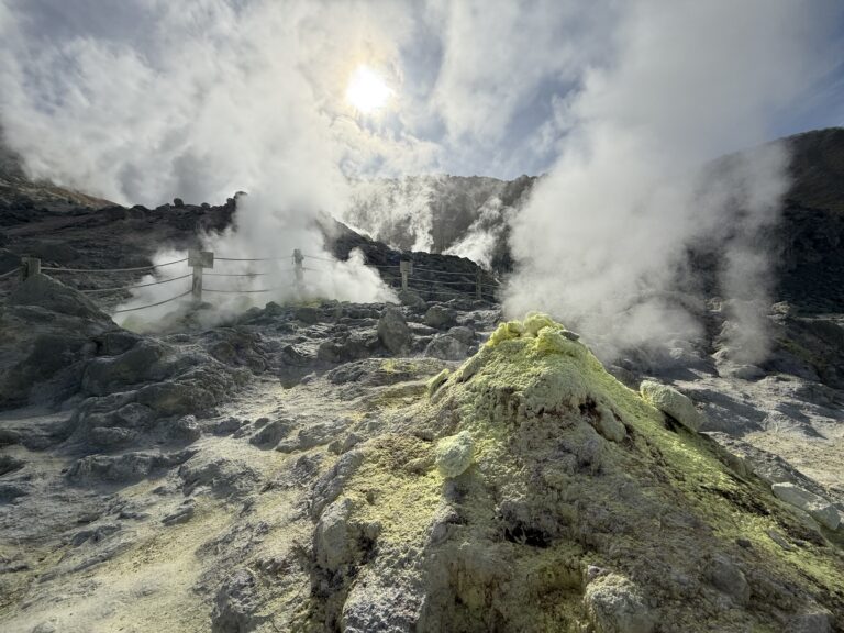 Day 5. Mt Iou Geothermal Park steaming sulphur vents (6)
