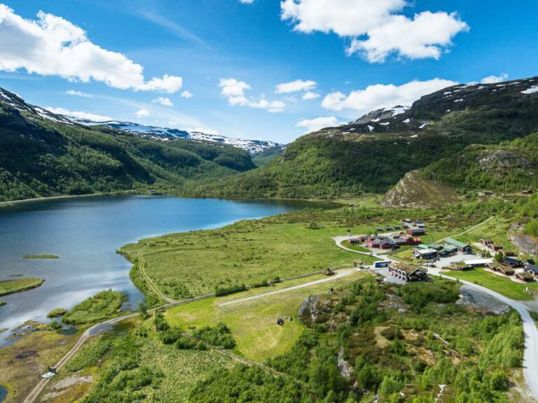 Oesterboe Mountain Cabin, Lake Aurdalsvatnet, Norway