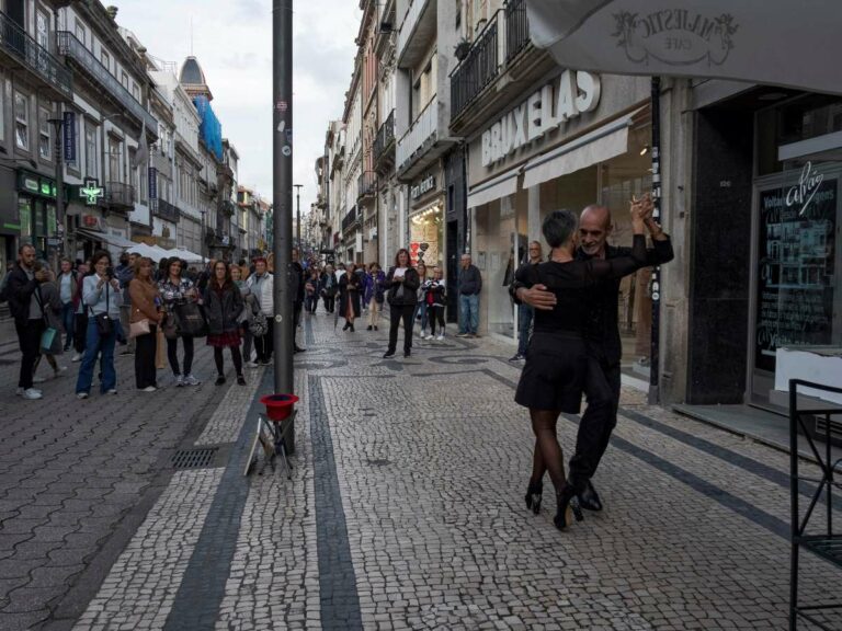 Street dancing in Porto, Portugal